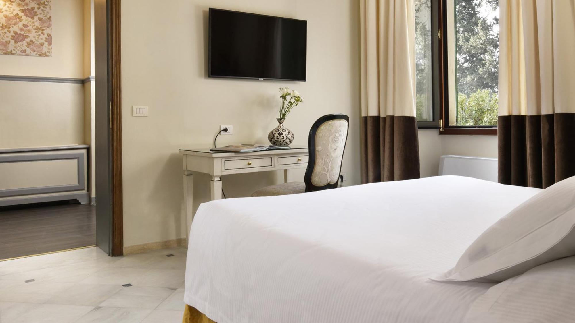 Fh55 Hotel Villa Fiesole Bagian luar foto